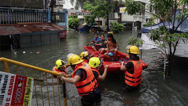 FOTO: Topan Gaemi Bikin Ibu Kota Filipina Lumpuh