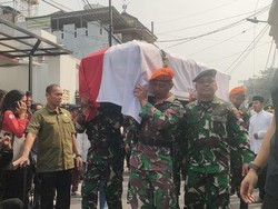 Upacara Persemayaman Antar Hamzah Haz ke Peristirahatan Terakhir di Bogor
