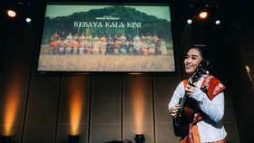 Pusaka, Kebaya Jadi Sarana Transformasi Seniman Woro Mustiko