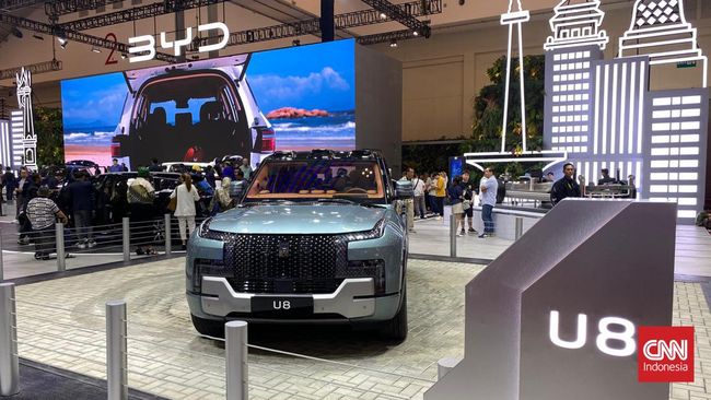 Fitur Enggak Biasa Yangwang U8, Bisa Berputar 360 Derajat Seperti Tank