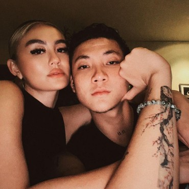 Agama Adam Rosyadi Pacar Berondong Agnez Mo yang Lebih Muda 13 Tahun