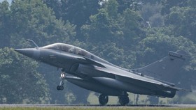 Empat Penerbang Tempur TNI AU Sukses Terbang Solo Rafale di Prancis