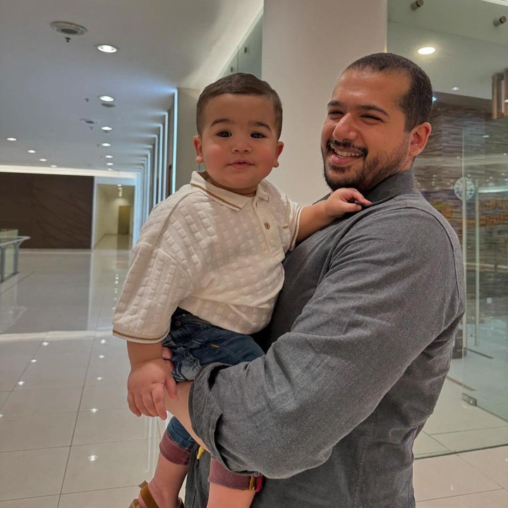 <p>"Ada yang potongan rambutnya baru nehhhh lebih kece wkwkwkwk," kata Tasya pada laman Instagram-nya seraya mengunggah potret Isa bersama sang Ayah. (Foto: Instagram: @tasyafarasya)</p>