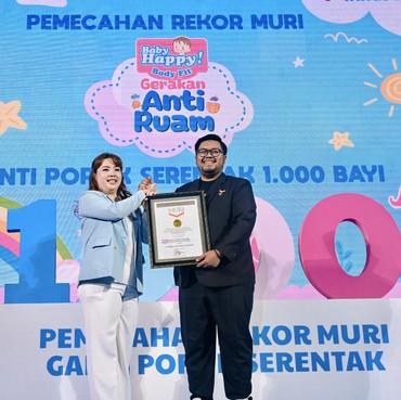 Baby Happy Diapers Cetak Rekor 1.000 Bayi Indonesia Ganti Popok Serentak