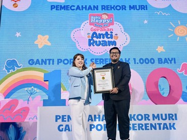Baby Happy Diapers Cetak Rekor 1.000 Bayi Indonesia Ganti Popok Serentak