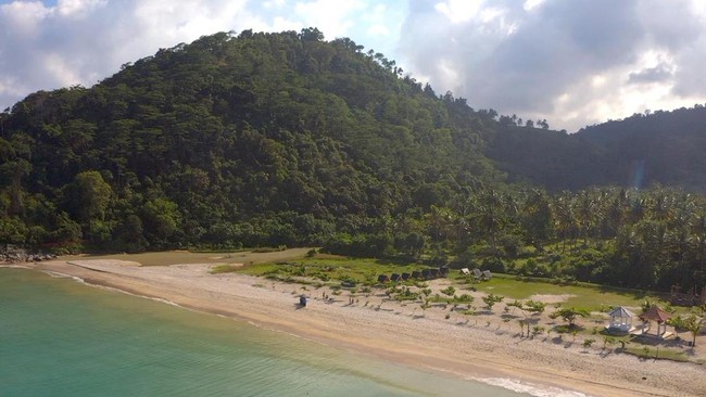 Desa Kelawi di Kecamatan Bakauheni, Lampung Selatan, tidak hanya menjadi destinasi wisata yang memukau dengan keindahan alamnya, tetapi juga memberi inspirasi.