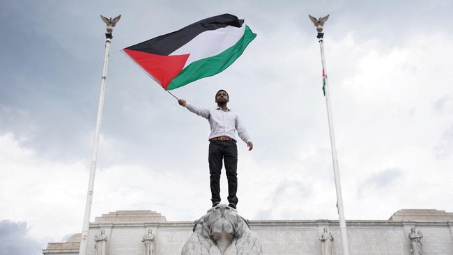 Banyak negara Arab mengecam komentar PM Israel Benjamin Netanyahu yang mengatakan negara Palestina bisa berdiri di Arab Saudi.