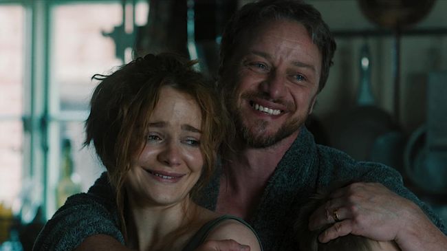 Sutradara James Watkins menjelaskan kerumitan hubungan karakter Paddy (James McAvoy) dan Ciara (Aisling Franciosi) dalam Speak No Evil.