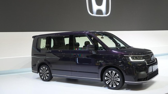 Honda memamerkan dua mobil listrik, tetapi disebut 80 persen pengunjung tertarik bertanya tentang Step WGN ketimbang e:N1.