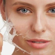 Dapatkan Hasil Flawless, Ini 5 Cara Terbaik Atasi Kulit Wajah Kering dan Mengelupas saat Makeup