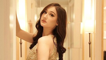 Al & Alyssa Go Public Balikan, 7 Potret Laura Moane Rayakan Ultah ke-18 Sendirian