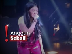 Nathalie Holscher Nge-Dj Pakai Baju Tertutup, Netizen: Itu Tangannya...