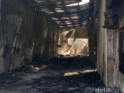 Gudang Plastik di Karanganyar Terbakar Pagi Ini
