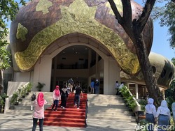 Hari Pertama Dibuka, Taman Balekambang Diserbu Warga