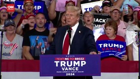 VIDEO: Trump Serang Harris: Tak Ada Orang Segila Ini di Gedung Putih