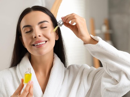 Cara Tepat Memakai Retinol untuk Pemula dan Rekomendasinya Terbaiknya, Bikin Glowing Bun!