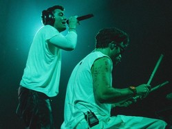 Lirik Lagu Hericane - LANY