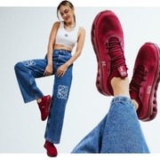 Top 10 Produk Fashion Populer di Pertengahan 2024, Sepatu Loewe x ON Paling Banyak Dicari