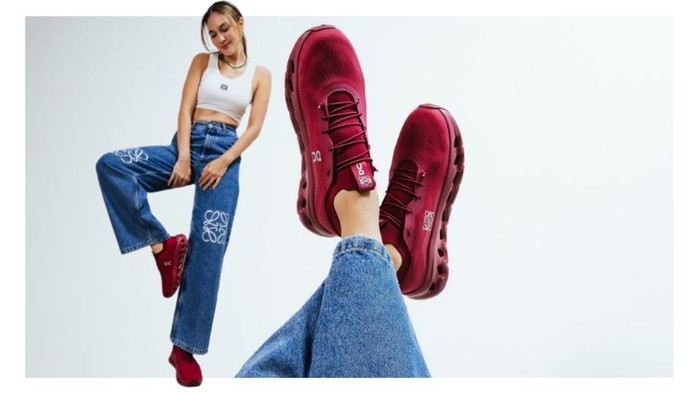 Top 10 Produk Fashion Populer di Pertengahan 2024, Sepatu Loewe x ON Paling Banyak Dicari