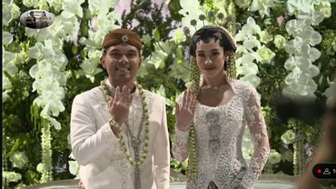 Thariq Halilintar Pamer Foto di Ranjang Bareng Aaliyah Massaid