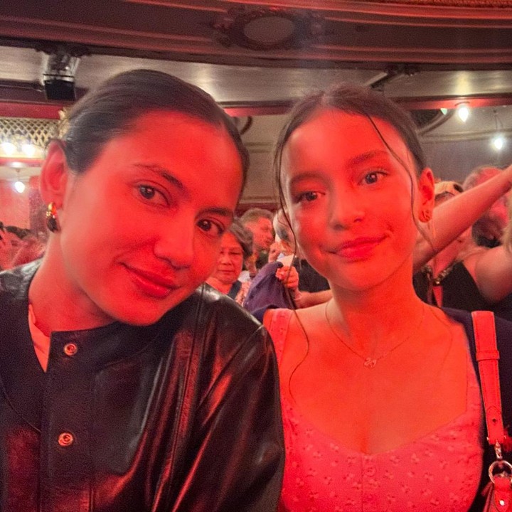 <p>"Sekeluarga cakep semua Pev," komentar akun netizen @bdsp*. "Cantik cantik banget masyaAllah," ucap @ginak** (Foto: Instagram @pevpearce)</p>
