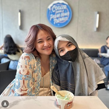 Pesan Haru Sienna Saat Rayakan Ultah Marshanda ke-35