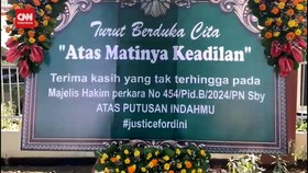 VIDEO: PN Surabaya Dapat Karangan Bunga Usai Bebaskan Ronald Tannur