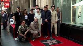 VIDEO: Bos MCU, Kevin Feige Terima Bintang di Hollywood Walk of Fame