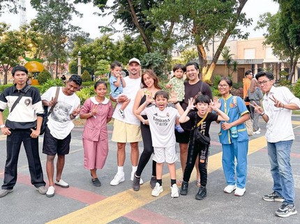 5 Potret El Barack Rayakan Ultah di Dufan, Happy Banget Bermain Bareng Teman-teman