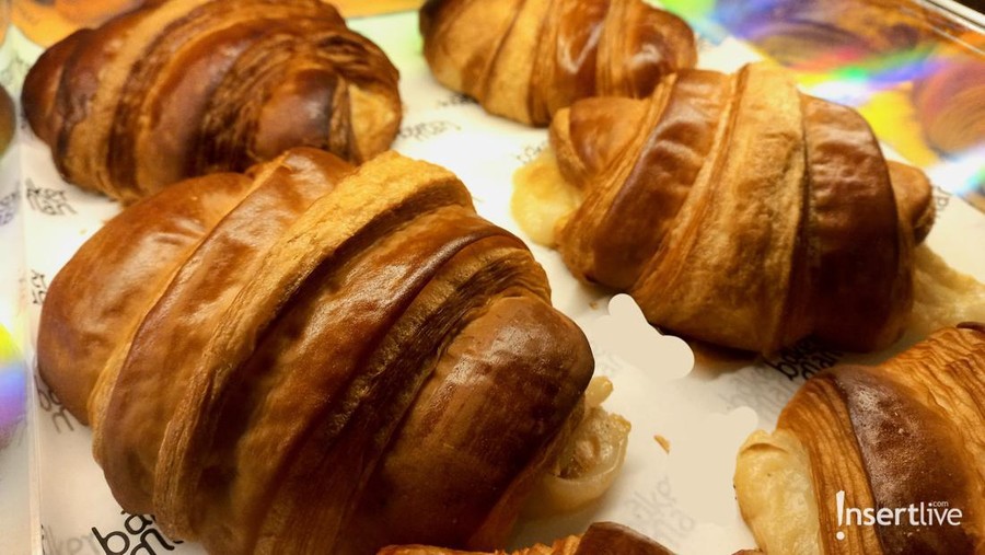 Croissant Croissant Isi Mochi dan Adonan Kukis