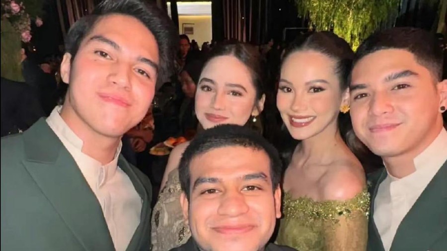 Momen kedekatan El Rumi dan Syifa Hadju di nikahan Thariq Halilintar dan Aaliyah