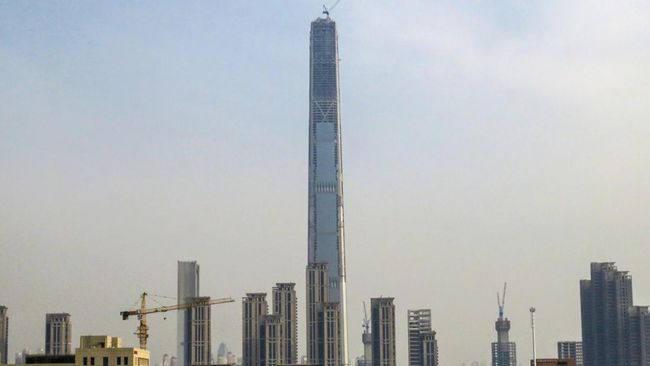 Gedung Goldin Finance 117 di Tianjin, China jadi gedung mangkrak tertinggi di dunia. Gedung ini dibiarkan tak berpenghuni selama lebih dari satu dekade.