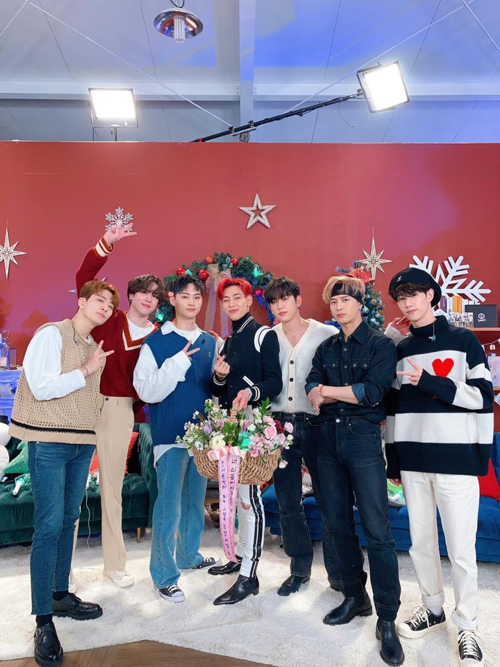 Grup K-Pop pertama yang mempunyai rap line formasi trio adalah GOT7, boy group Korea yang dibentuk oleh JYP Entertainment. Tiga member yang mengambil posisi sebagai rapper dalam grup ini ialah Mark Tuan, Jackson Wang, dan BamBam./ Foto: x.com/GOT7Official