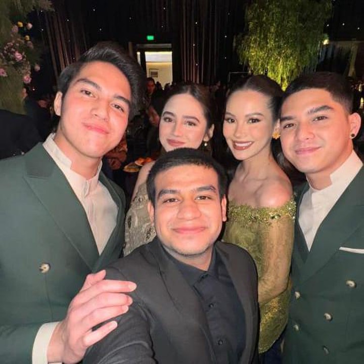 <p>Tak hadir seorang diri, Syifa diketahui menghadiri acara pernikahan tersebut bersama teman-teman aktrisnya, mulai dari Alyssa Daguise, Al Ghazali, El Rumi, hingga Fadil Jaidi. (Foto: Instagram@syifahadju)</p>