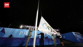 VIDEO: Insiden Bendera Olimpiade Dikibarkan Terbalik di Pembukaan