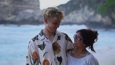 img-title Pacar Bule Awalnya Tak Tahu Cinta Kuya Itu Artis di Indonesia