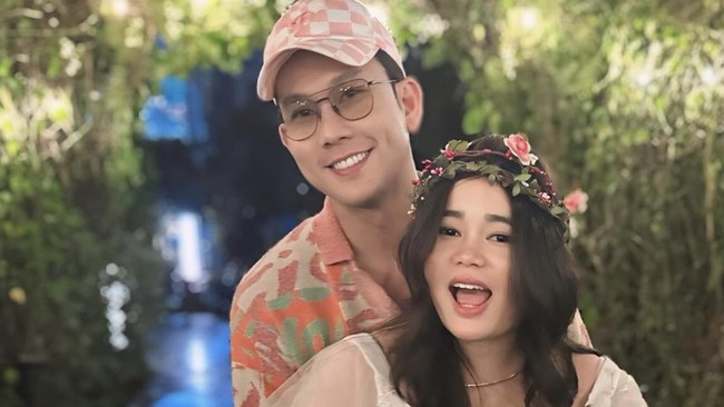 Kegembiraan Memenuhi Rumah Denny Sumargo dan Istri Seiring Kelahiran Buah Hati yang Dinanti