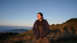 Dul Jaelani Ungkap Alasan Pilih Minta Dibuatkan Lagu ke Maia Dibanding Ahmad Dhani