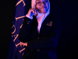 Ibu Bekerja sebagai Buruh, Happy Buktikan Bisa Kuliah di UGM Via Jalur Prestasi