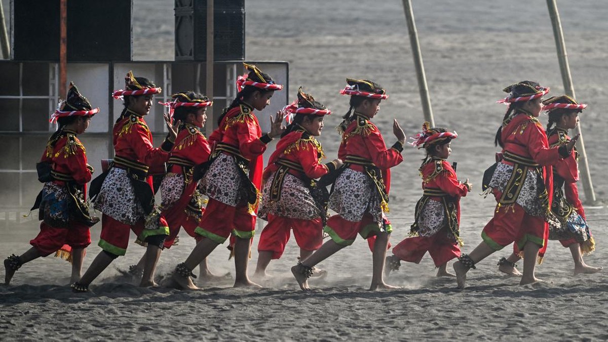 FOTO: Kemeriahan Eksotika Bromo 2024