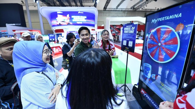PT Pertamina (Persero) kembali membuka booth dalam gelaran Gaikindo Indonesia International Auto Show 2024 (GIIAS) yang diselenggarakan di ICE BSD, Tangerang.
