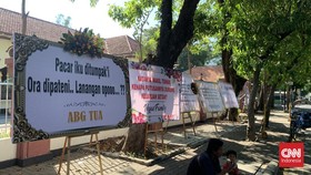 Karangan Bunga Terus Banjiri PN Surabaya Sentil Vonis Ronald Tannur