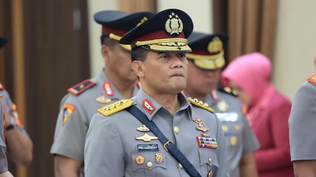 Mantan Kapolda Jawa Tengah Ahmad Luthfi sekarang menyandang pangkat bintang tiga namalain komisaris jenderal dalam penugasan selaku Irjen di Kemendag.