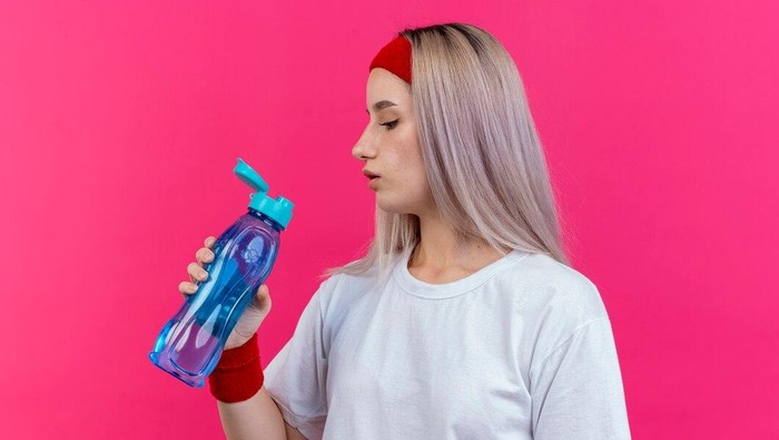 img-title Ternyata Botol Minum Bisa Lebih Kotor daripada Dudukan Toilet, Ini Faktanya!
