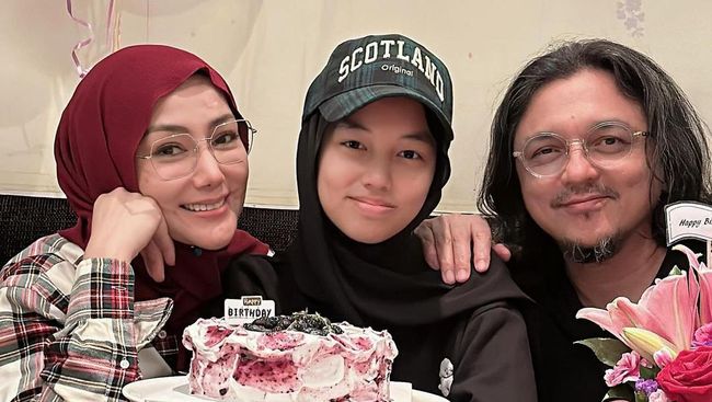 Engku Emran Eks Laudya Cynthia Bella Pamer Kompak Bareng Mantan Istri