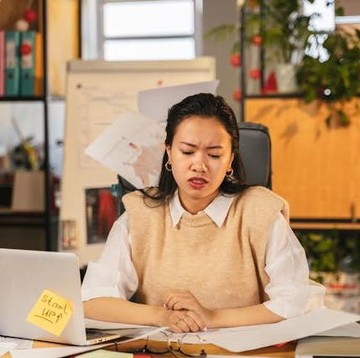 5 Perilaku yang Menunjukkan IQ Rendah dan Tidak Disukai Orang