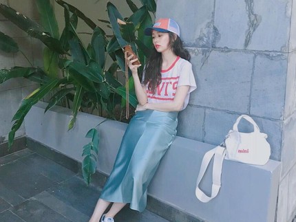 7 Inspirasi OOTD Rok ala Jung So Min Pemeran Love Next Door, Chic dan Simple!
