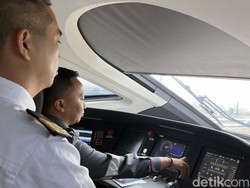Perdana! Masinis Indonesia Kemudikan Whoosh Berpenumpang