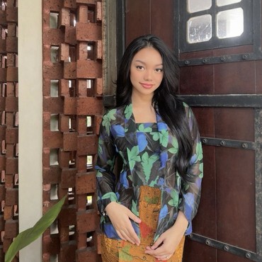 Naura Ayu Ungkap Kondisi Usai Terjatuh Saat Berjalan di Runway