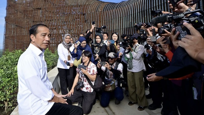 Presiden Jokowi bakal melakukan serangkaian aktivitas pada hari kedua berkantor di Istana Garuda IKN Nusantara, Kalimantan Timur, Selasa (30/7).